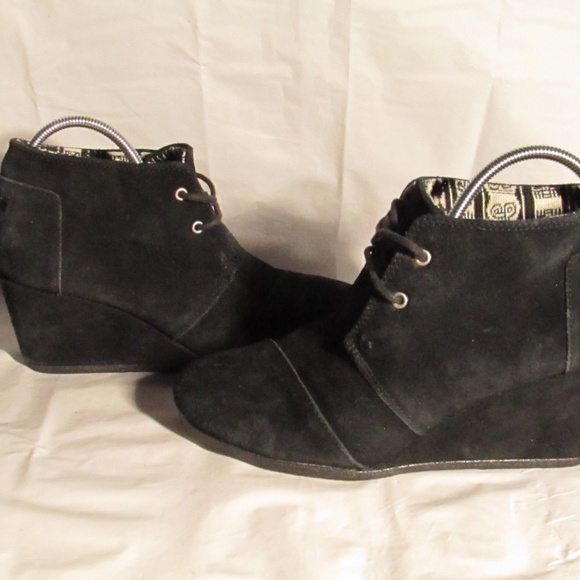 TOMS Women's Desert Wedge Ankle Booties - Picture 4 of 8
